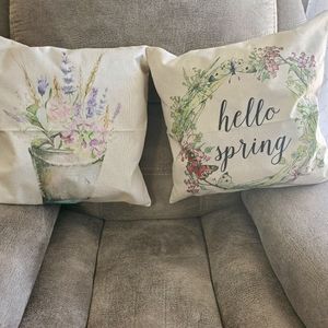 floral accent pillow COVERS 18"×18"